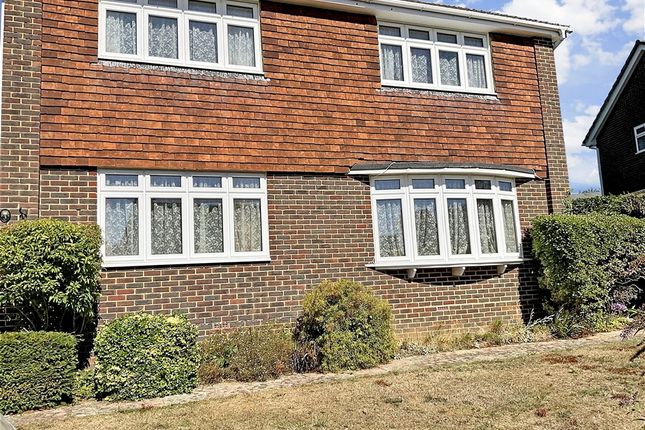 3-bed detached on St. Mary's Close, Pulborough, £525,000