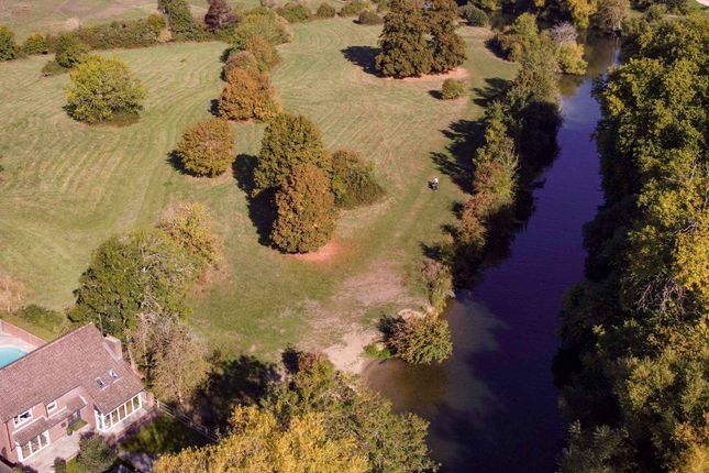 1 River Gardens, Purley on Thames photo 4