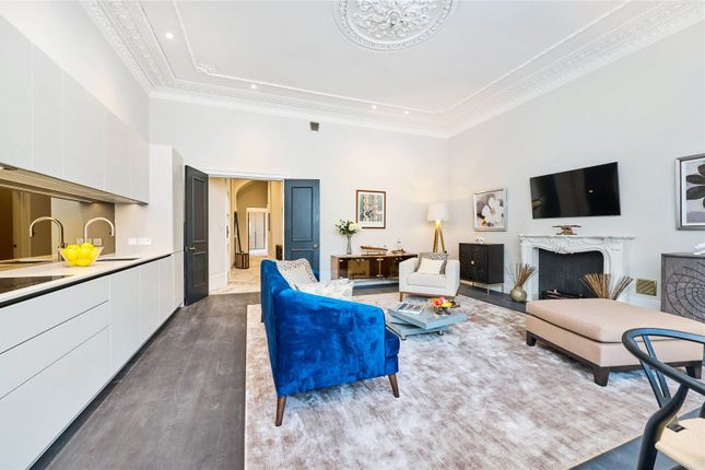 Flat for sale in Redcliffe Square, Chelsea, London