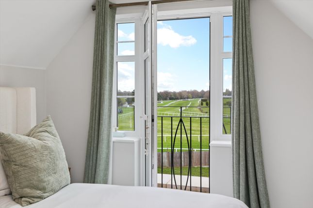 45, Mistral House, Esher photo 4