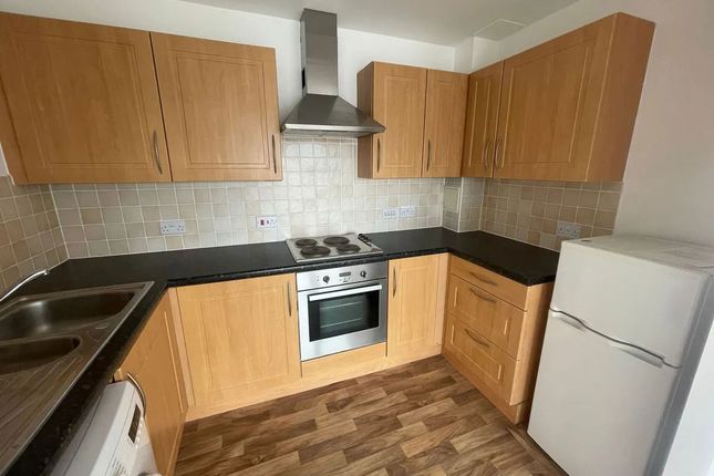 Flat 64 Fisgard Court, Admirals Way, Gravesend photo 5