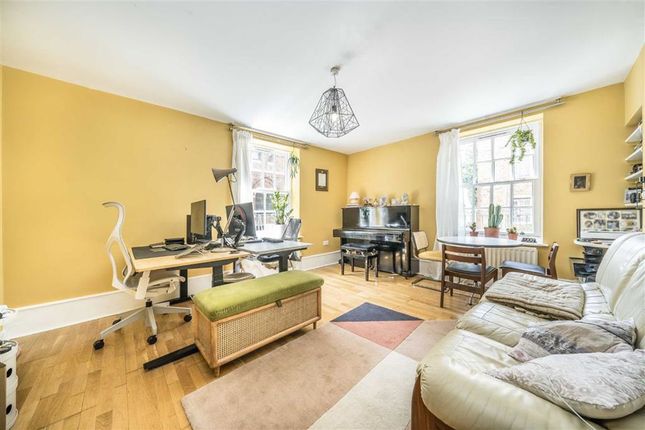 Thumbnail Flat for sale in Whitmore Estate, London