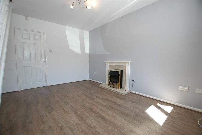 7, Byrchen Moor Gardens, Brierley Hill photo 2