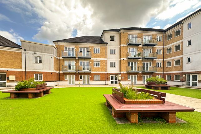 Thumbnail Flat to rent in Hales Court, Ley Farm Close, Watford