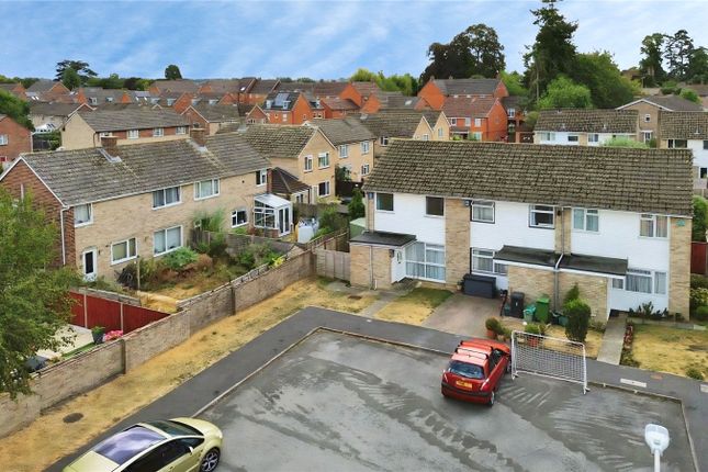 6, Coster Close, Newbury photo 3