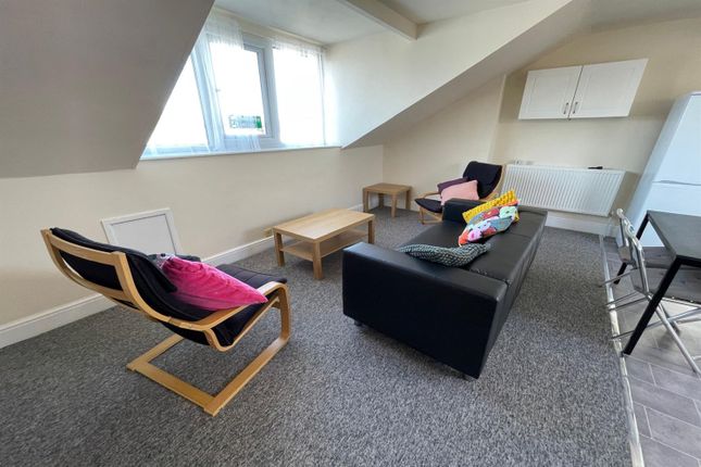 Room 2, 118a High Road, Nottingham photo 4