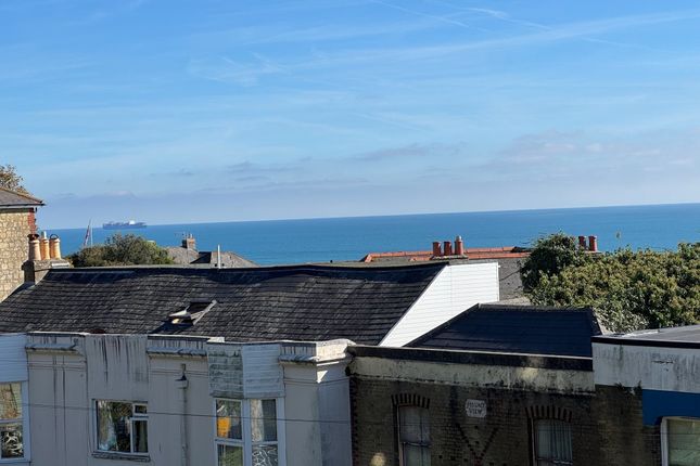 Flat 3, 3 Trinity Road, Ventnor photo 2