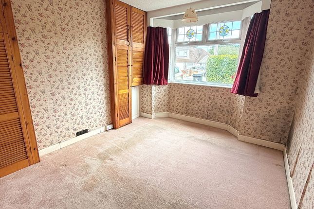 5, Parkfield Crescent, Northampton photo 3