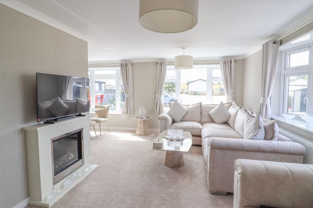 25 Parklands, Green Lane Estate, Fakenham photo 4