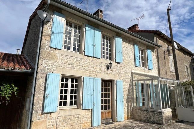 Property for sale in Verteuil-Sur-Charente, Poitou-Charentes, 16510, France