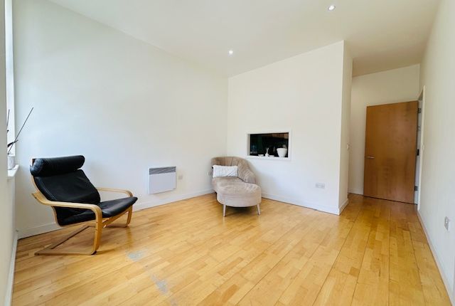 11, Grange Park, Ealing photo 2