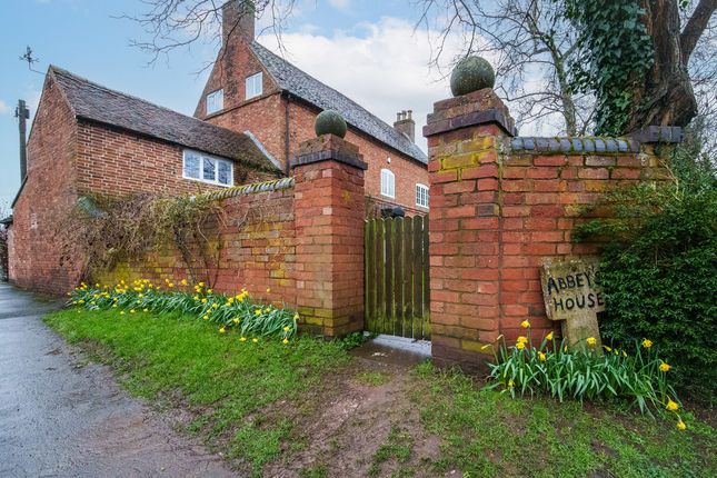 Detached house for sale in Lower End Bubbenhall, Warwickshire