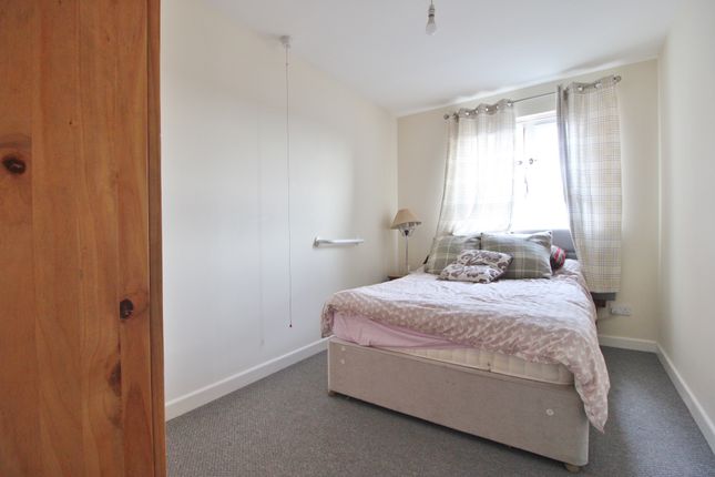 15 Keyes Court, Albert Road, Southsea photo 4