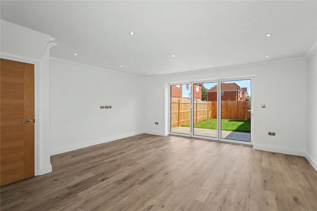 4, Tilia Copse, Surrey photo 3