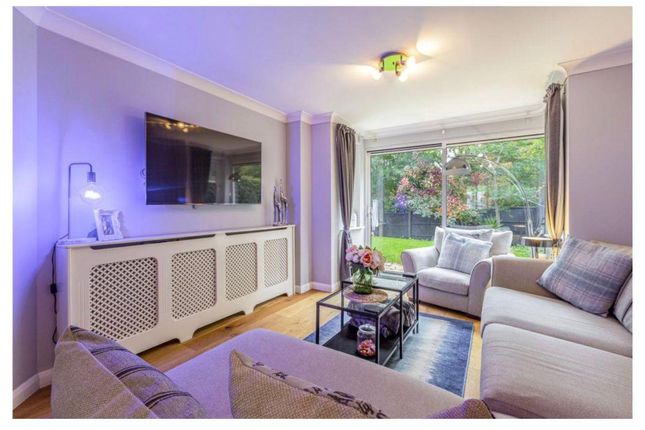 Four /Five Bedroom House Ideal For Company Let-
