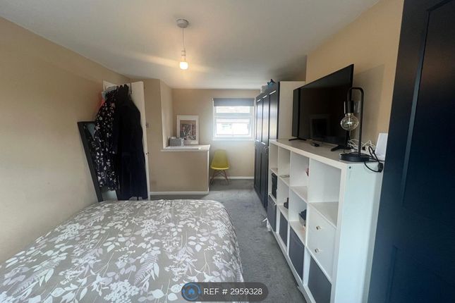 Brow Crescent, Orpington photo 4