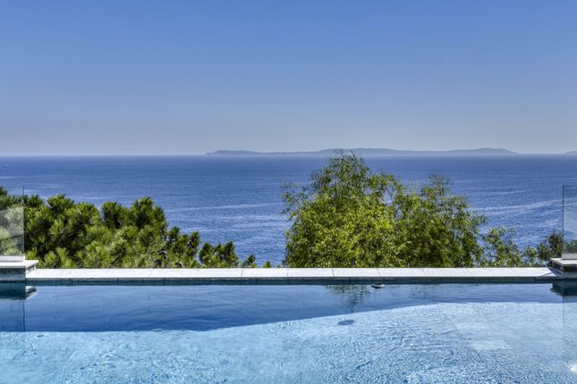 Villa for sale in Rayol Canadel Sur Mer, Provence Coast (Cassis To Cavalaire), Provence - Var