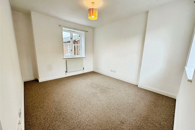 Flat 21 The cloisters,, Junction Road, Hampshire photo 3