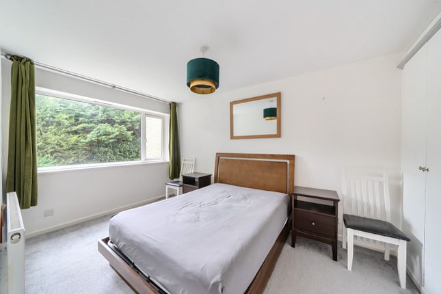 19, Park Edge Close, Leeds photo 4