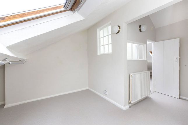 Terraced house to rent in Mount Parade, York