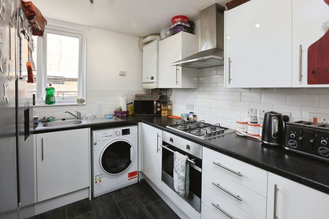 59, Prideaux-Brune Avenue, Gosport photo 3