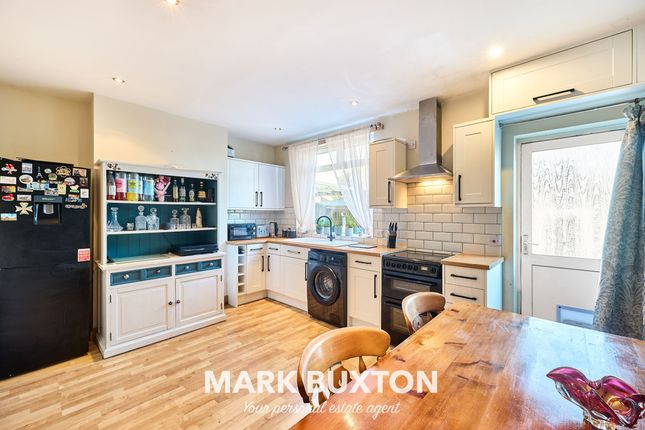 27 Reeves Avenue, Newcastle-under-Lyme photo 4