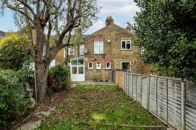 36, Sedgeford Road, London photo 3