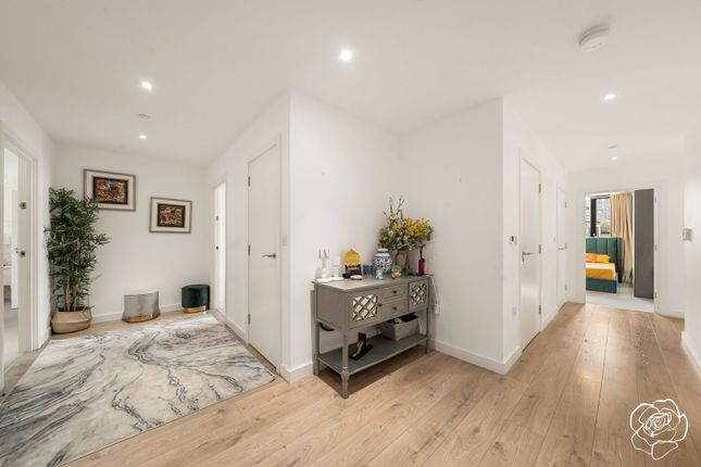 Hawthorn House, 9,101, Forrester Way, London photo 4