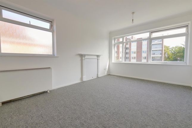 6, Sussex Court, Tennyson Road, Worthing photo 2
