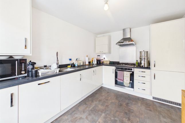 19, Golden Arrow Way, Gloucestershire photo 2