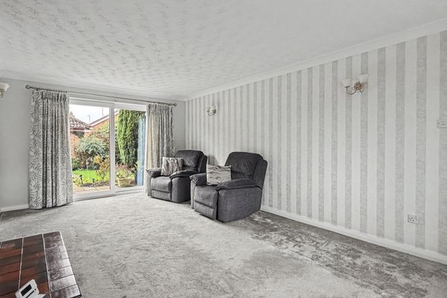 2, Warkworth Close, Widnes photo 4