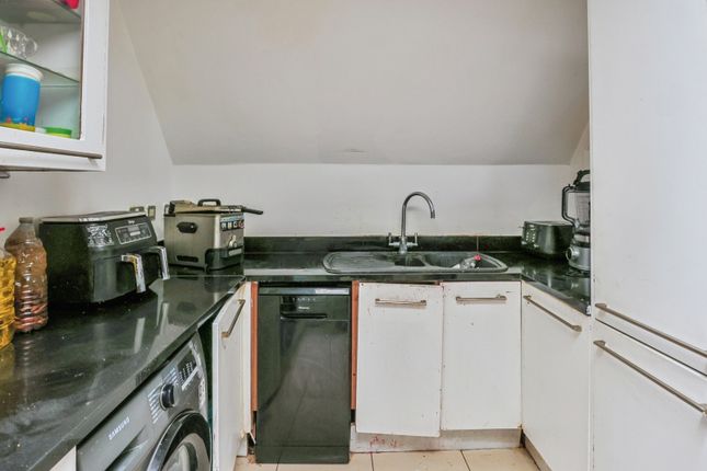 Flat 5, 37B, Wimborne Road, Dorset photo 3