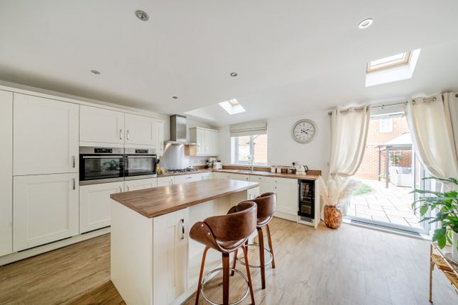 6, Pearce Drive, Oxfordshire photo 2