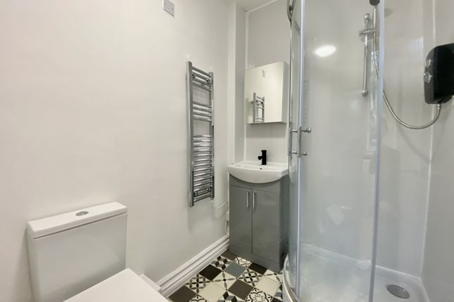 Flat 2, 7, Moorland Road, Manchester photo 3