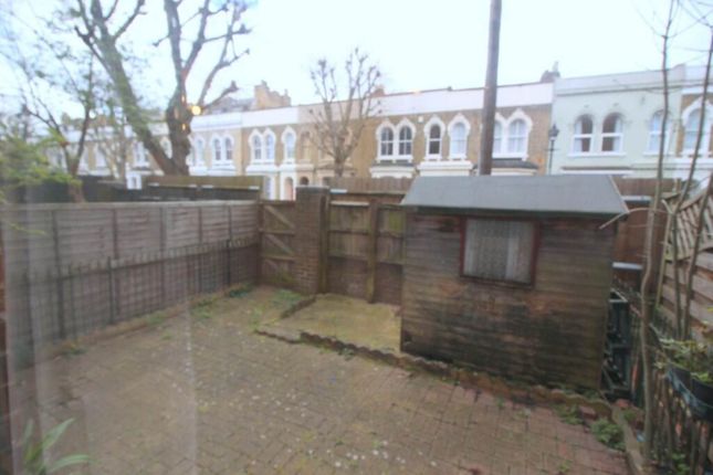 Duplex to rent in Arbery Road, Bow