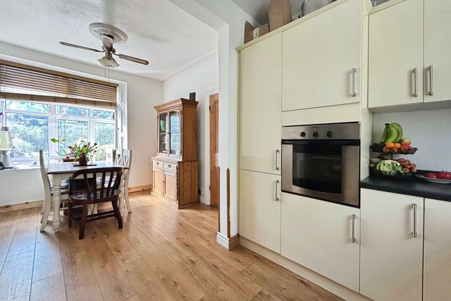 8 Nanthir Road, Bridgend photo 3
