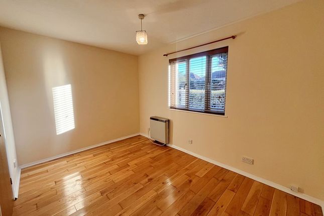 6, Allington Close, Greenford photo 4