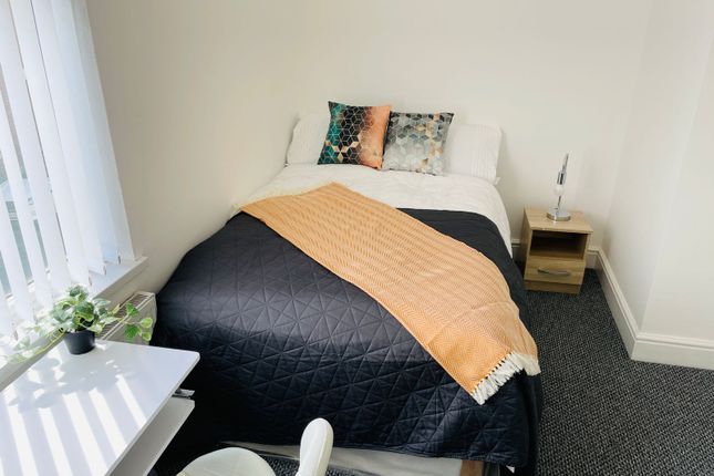 Shared accommodation to rent in Harris Street, Stoke-On-Trent, Staffordshire