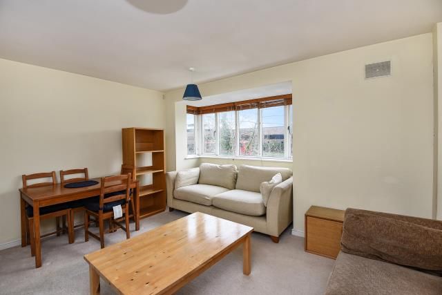 Flat 15 Linacre Court,, Spring Lane, Oxford photo 3