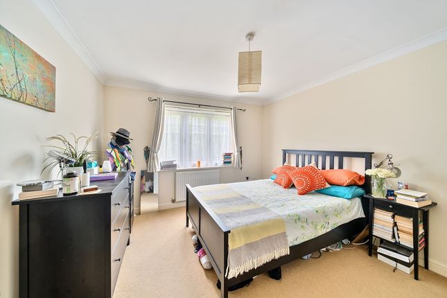 Flat 6, Abbey Court, Edgware photo 4