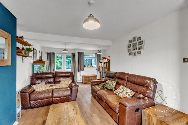 Rhiw'r Ddar, Taffs Well photo 3