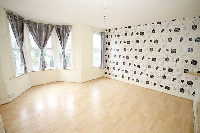 1 Bedroom Apartment, First Floor, Convenient Location With Great Access To Gillingham, Great Travel Links, Large Living Space!