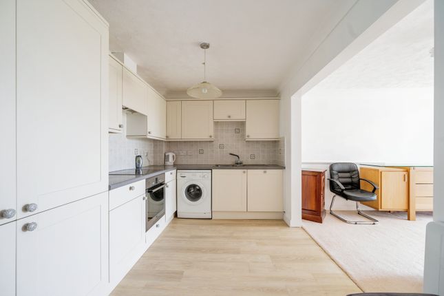 Flat for sale in Sea Front, Hayling Island, Hampshire