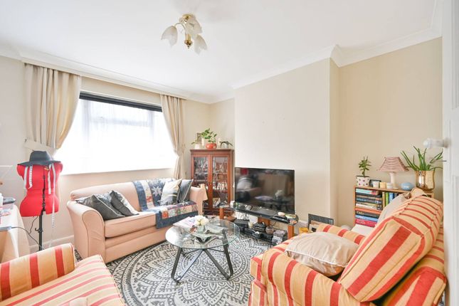 Flat for sale in Park Close, North Kingston, Kingston Upon Thames
