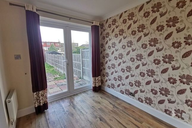 118, Waverley Road, Harrow photo 4