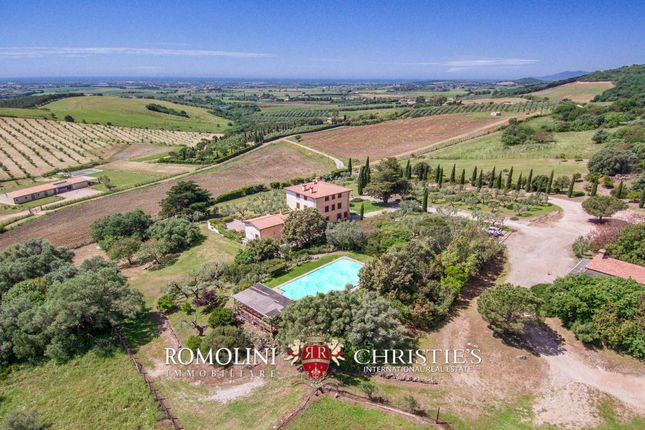 Farm for sale in Capalbio, Tuscany, Italy