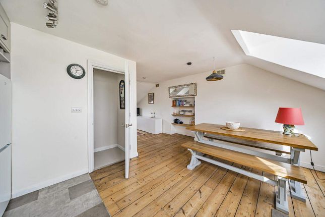 Flat for sale in Chesson Road, London