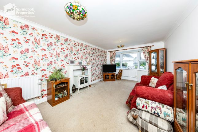 19, Clos Yr Onnen,, Carmarthen photo 2