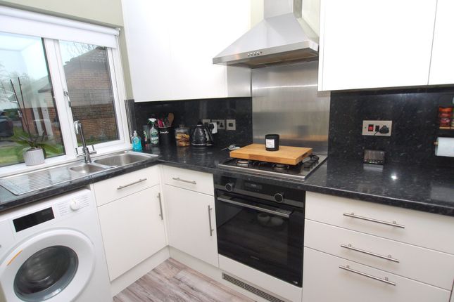 2 Theobalds Close, Sevenoaks photo 4