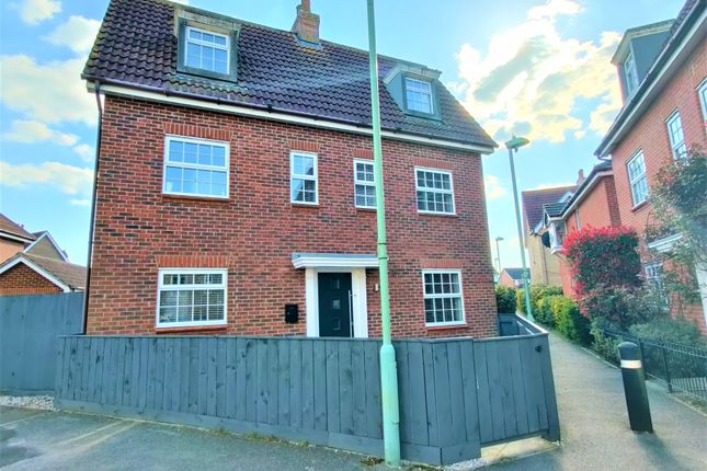 Thumbnail Property to rent in Kingfisher Road, Bury St. Edmunds